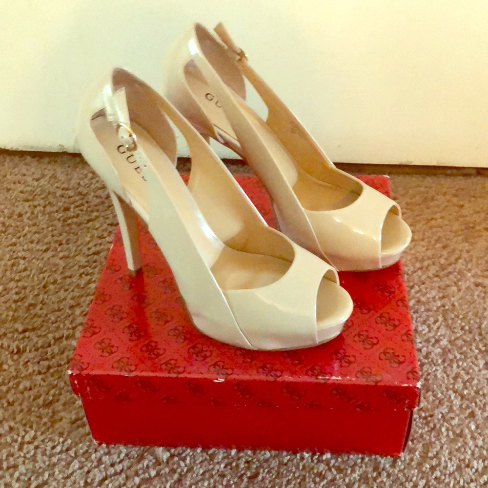 GUESS Nude heel